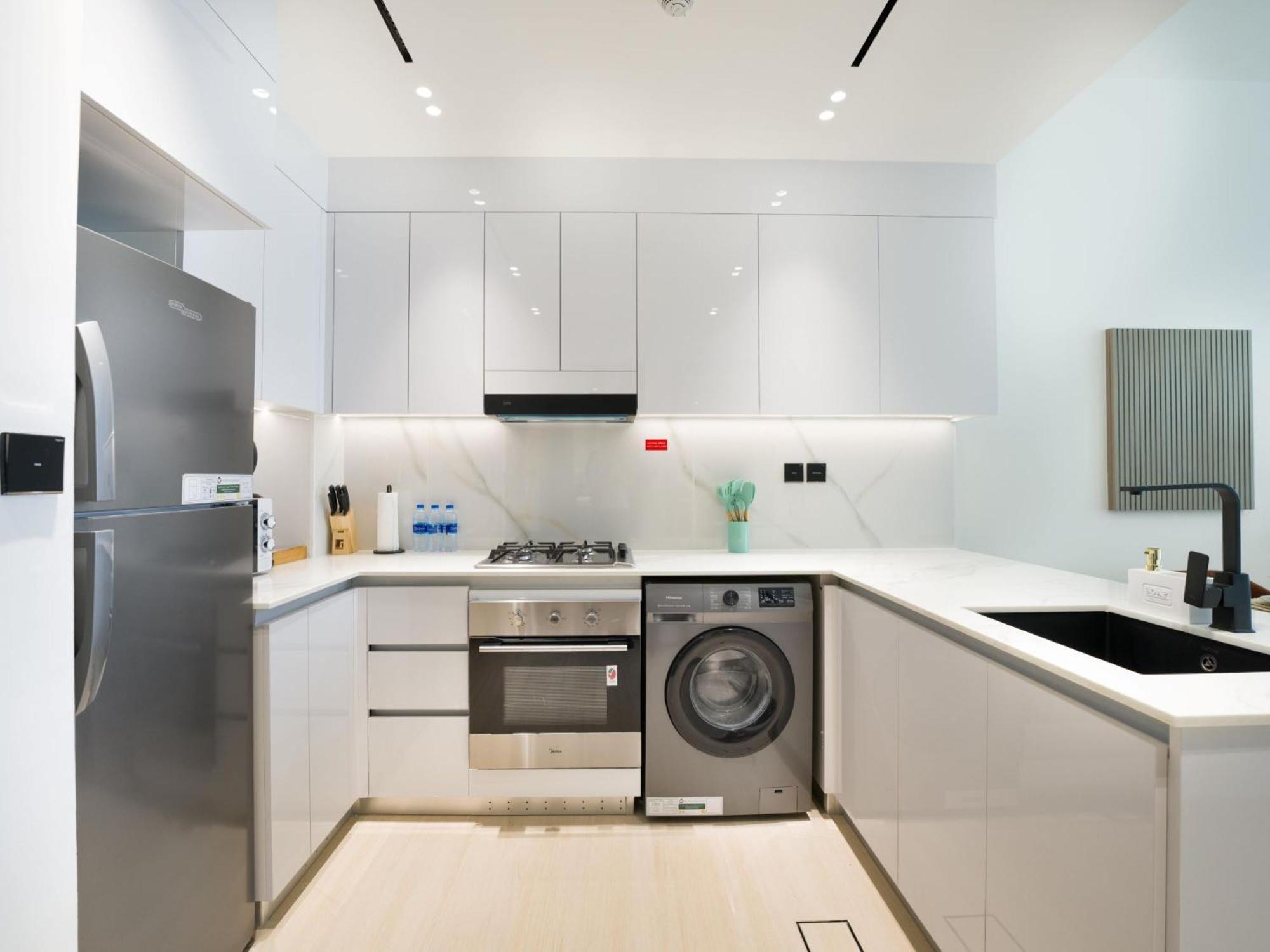 Easygo- Stylish 1bdr With View And Astonishing Facilities Jvc Dubai