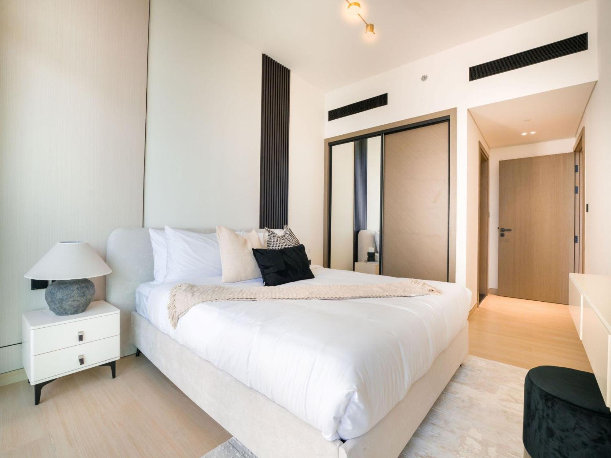 Easygo- Stylish 1bdr With View And Astonishing Facilities Jvc Apartment Dubai