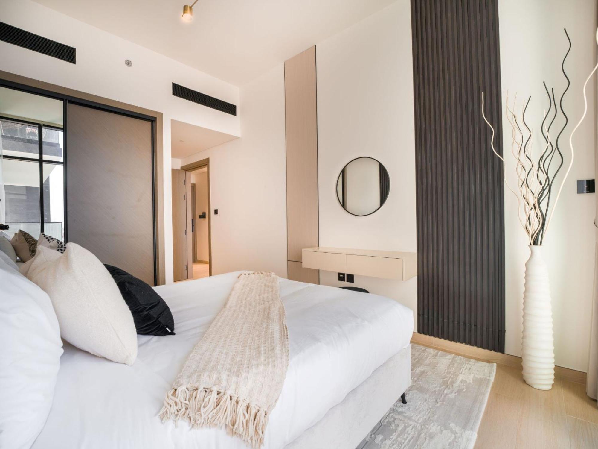 Easygo- Stylish 1bdr With View And Astonishing Facilities Jvc Dubai
